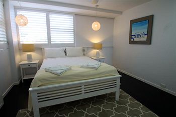 84 The Spit - Accommodation Burleigh 29
