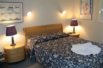 84 The Spit - Accommodation Burleigh 30