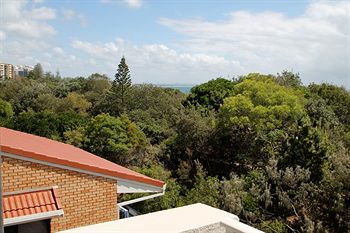 84 The Spit - Accommodation Burleigh 32