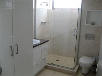 84 The Spit - Accommodation Burleigh 38