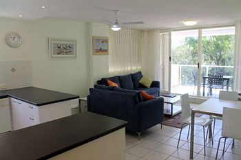84 The Spit - Accommodation Burleigh 42