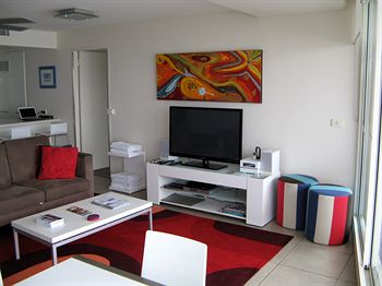 84 The Spit - Accommodation Burleigh 54