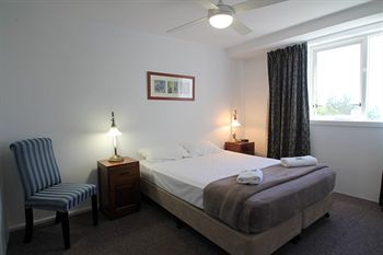 84 The Spit - Accommodation Burleigh 65