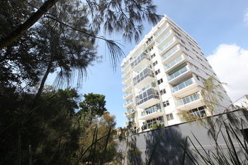 84 The Spit - Accommodation Burleigh 71