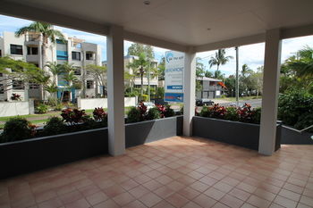 84 The Spit - Accommodation Burleigh 75