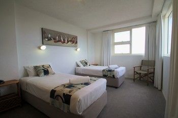 84 The Spit - Accommodation Burleigh 86