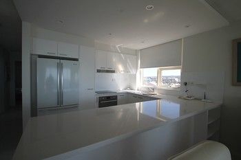 84 The Spit - Accommodation Burleigh 87