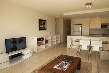 84 The Spit - Accommodation Burleigh 89