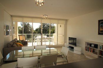 84 The Spit - Accommodation Burleigh 90