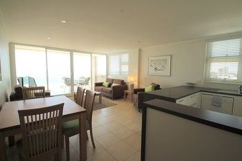 84 The Spit - Accommodation Burleigh 91