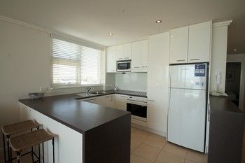 84 The Spit - Accommodation Burleigh 92