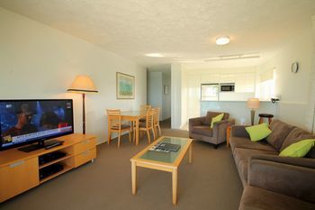 84 The Spit - Accommodation Burleigh 103