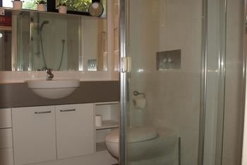 84 The Spit - Accommodation Burleigh 126