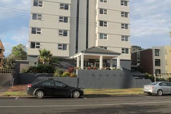 84 The Spit - Accommodation Burleigh 131
