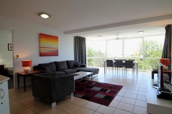 84 The Spit - Accommodation Burleigh 151
