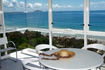 84 The Spit - Accommodation Burleigh 162