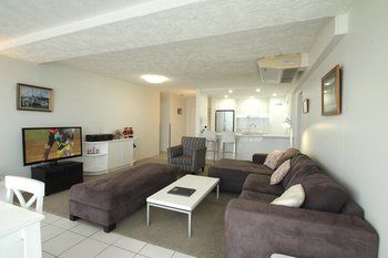 84 The Spit - Accommodation Burleigh 164
