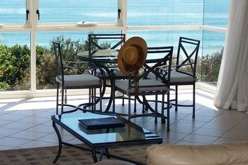 84 The Spit - Accommodation Burleigh 166