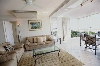 84 The Spit - Accommodation Burleigh 167