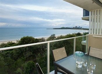 84 The Spit - Accommodation Burleigh 0