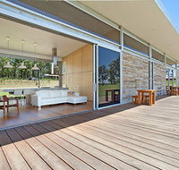 The Longhouse - Accommodation Burleigh