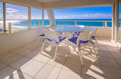 84 The Spit - Accommodation Burleigh 189
