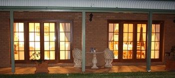 Strathearn Park Lodge - Accommodation Burleigh 9