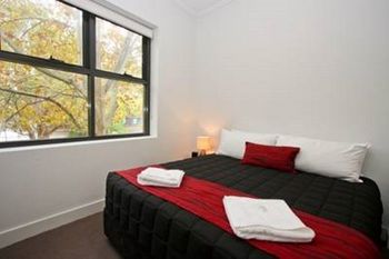 The Star Apartments - Accommodation Burleigh 1