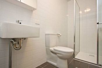 The Star Apartments - Accommodation Burleigh 2