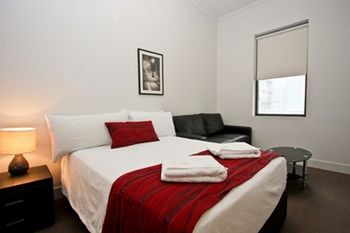 The Star Apartments - Accommodation Burleigh 6