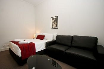 The Star Apartments - Accommodation Burleigh 7
