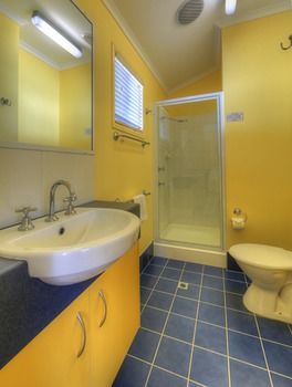 Alex Beach Cabins - Accommodation Burleigh 2