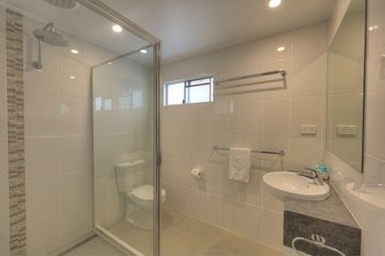 Alex Beach Cabins - Accommodation Burleigh 6