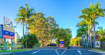 Alex Beach Cabins - Accommodation Burleigh 12