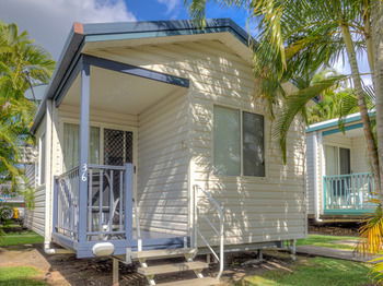 Alex Beach Cabins - Accommodation Burleigh 15
