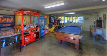 Alex Beach Cabins - Accommodation Burleigh 20