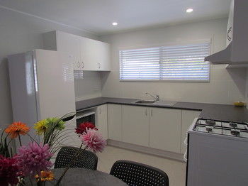 Alex Beach Cabins - Accommodation Burleigh 23