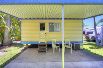 Alex Beach Cabins - Accommodation Burleigh 34