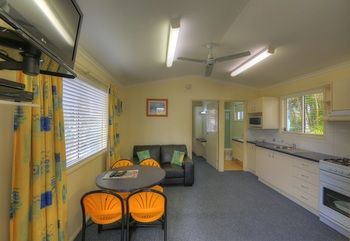 Alex Beach Cabins - Accommodation Burleigh 37