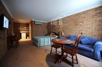 Golden Grain Motor Inn - Accommodation Burleigh 2