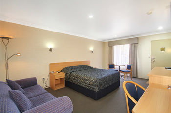 Edward Parry Motel & Apartments - Accommodation Burleigh 7