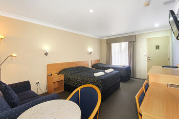 Edward Parry Motel & Apartments - Accommodation Burleigh 9