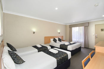 Edward Parry Motel & Apartments - Accommodation Burleigh 11