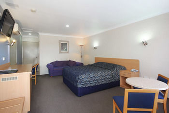Edward Parry Motel & Apartments - Accommodation Burleigh 12