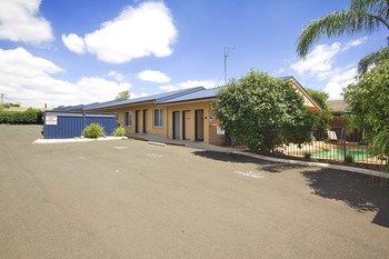 Edward Parry Motel & Apartments - Accommodation Burleigh 19