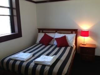 The Cooks Hill Hotel - Accommodation Burleigh 0
