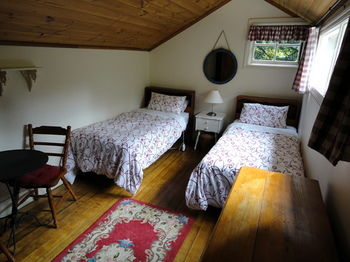 Stones Throw Cottage Bed & Breakfast - Accommodation Burleigh 7
