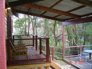 Stones Throw Cottage Bed & Breakfast - Accommodation Burleigh 13