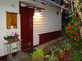 Stones Throw Cottage Bed & Breakfast - Accommodation Burleigh 14