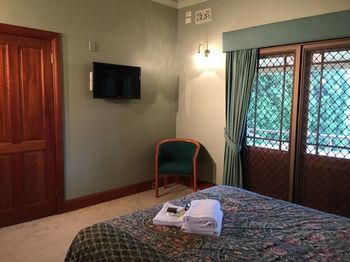 Relaxin - Accommodation Burleigh 4